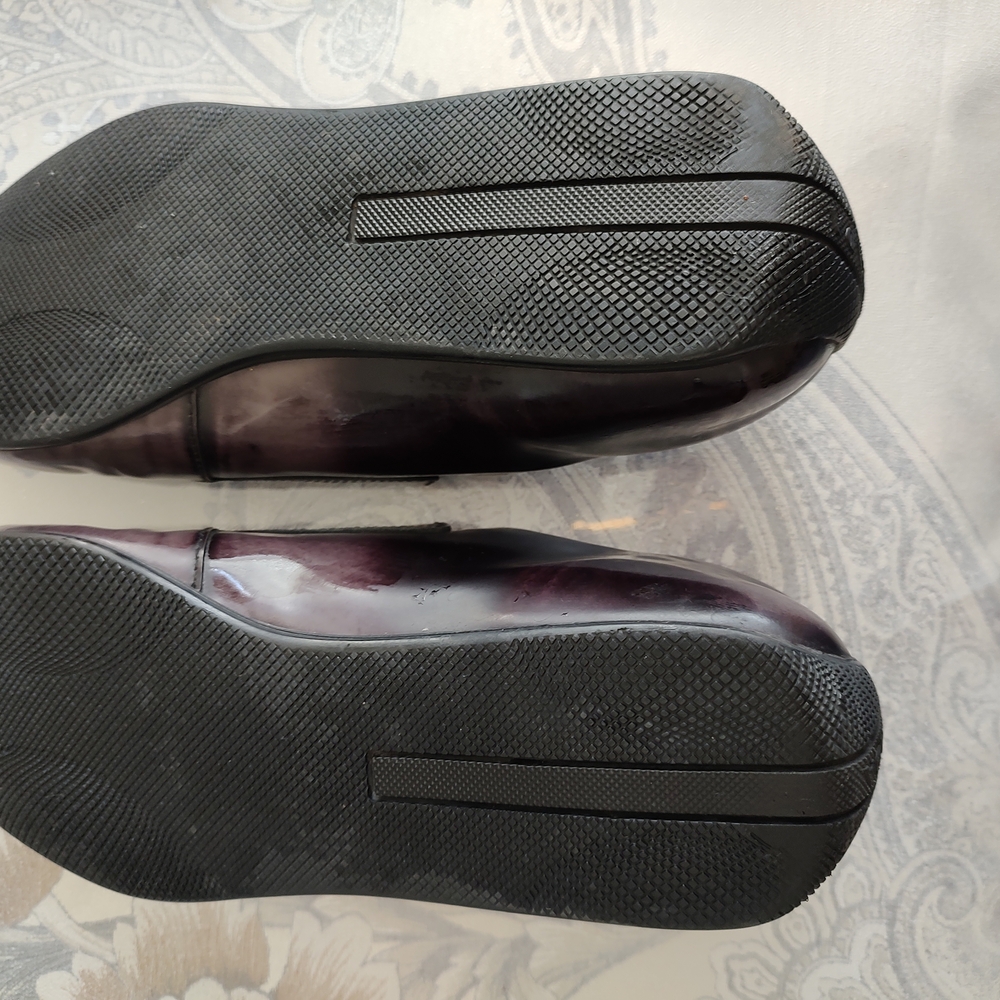 Prada Black and Gray Oxfords Sleek Leather Design - Picture 3 of 6